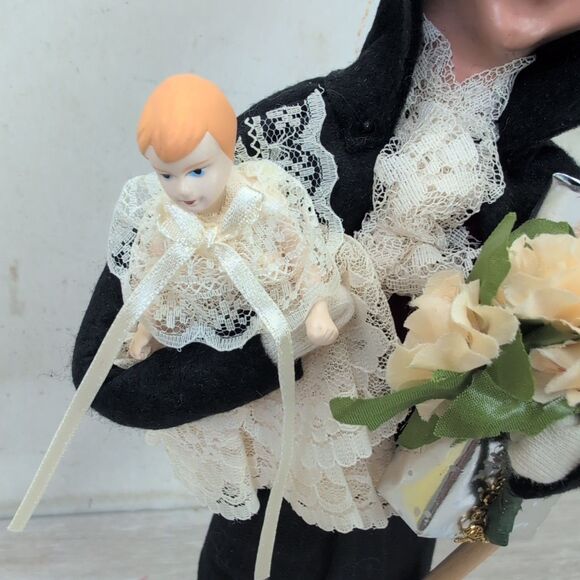 2001 BYERS Choice THE CAROLERS Man with HORSE & GIFTS VICTORIAN SHOPPER - Picture 3 of 8